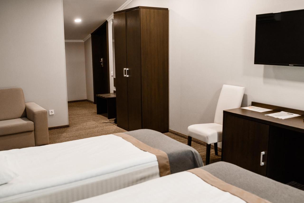 Optima Collection Park Hotel Ivano-Frankivsk Exterior photo