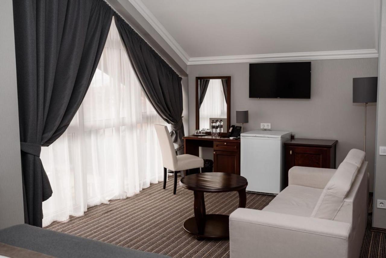 Optima Collection Park Hotel Ivano-Frankivsk Exterior photo