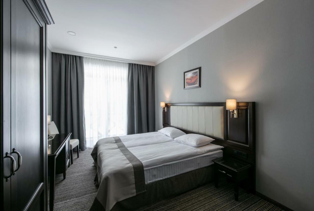 Optima Collection Park Hotel Ivano-Frankivsk Exterior photo