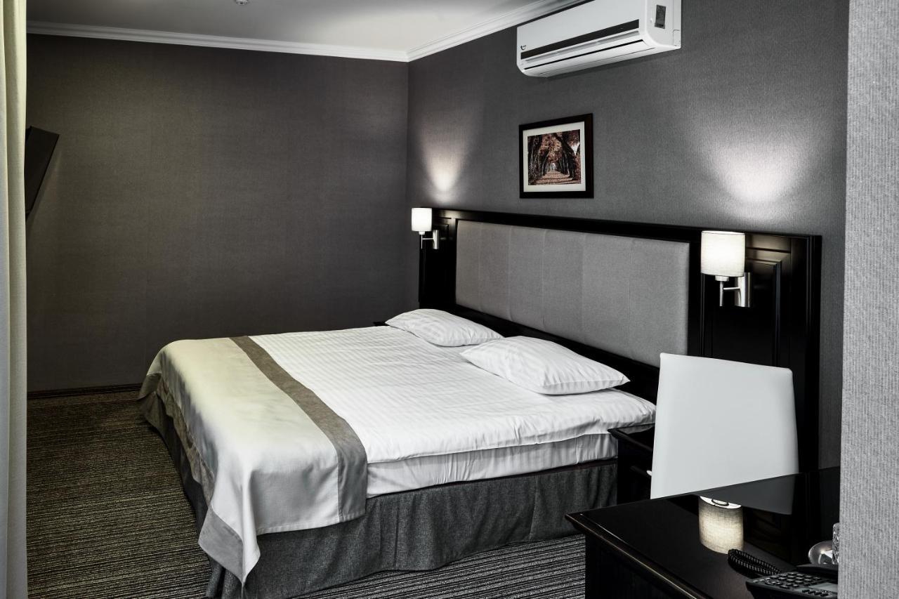 Optima Collection Park Hotel Ivano-Frankivsk Exterior photo